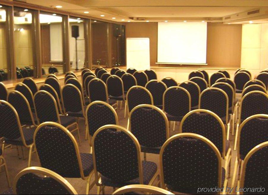 Boulevard Ferrat 4* Santiago del Cile